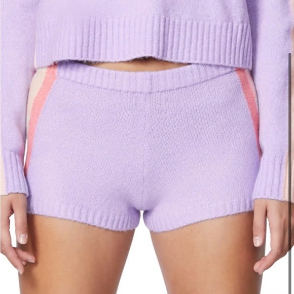 FlorencebyMillsFashion •
Color Block Shortie - Millie
Lavender size S - Picture 2 of 9